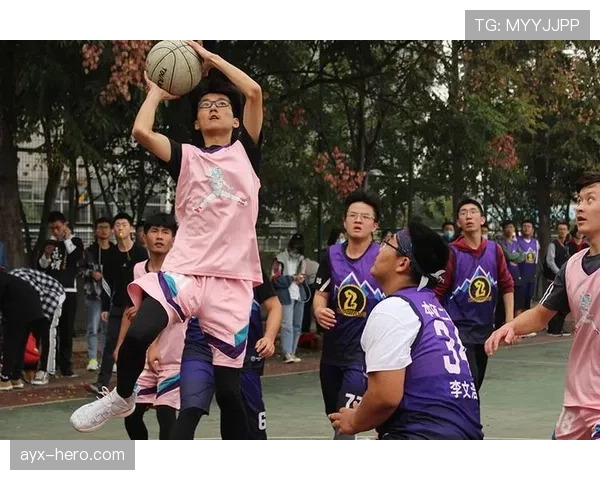 篮球比赛中的球权判定规则详解，如何正确判罚起争执？